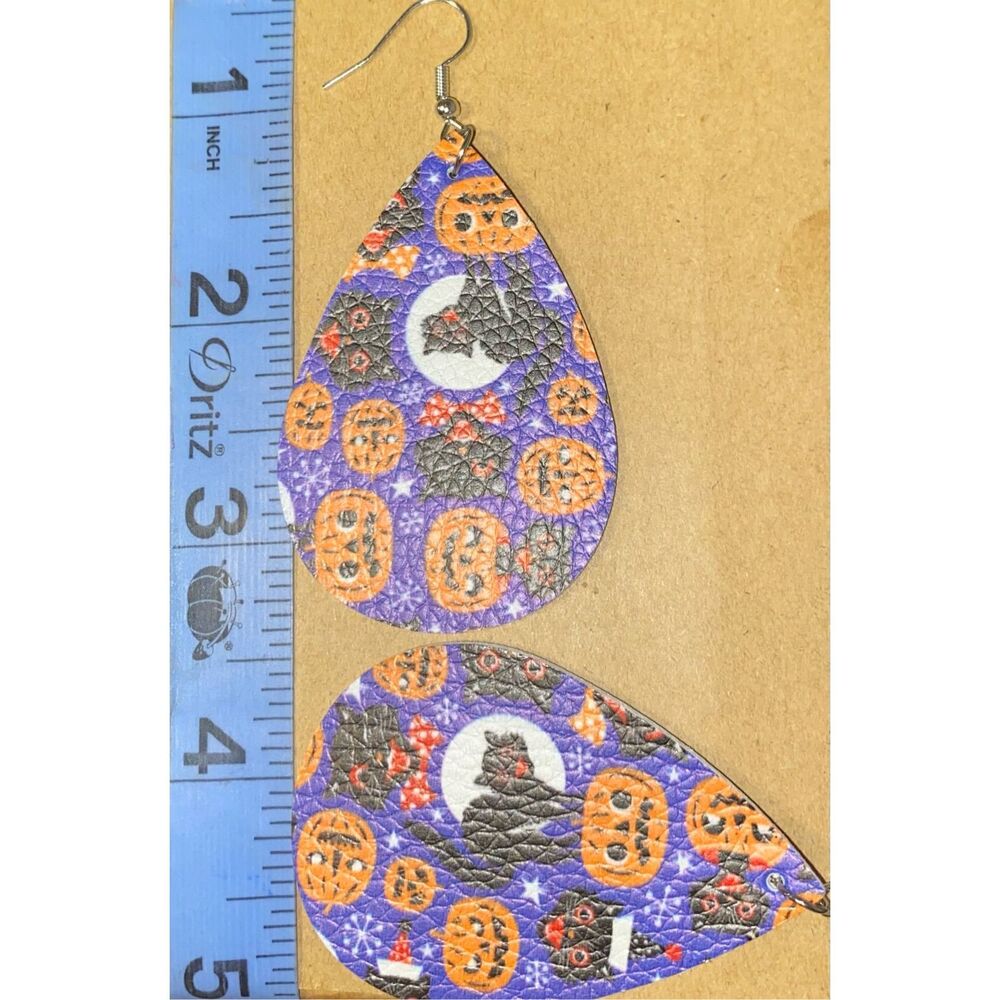 ☀️3/$9☀️ Black Cats and Pumpkin Halloween Earrings - Picture 2 of 3